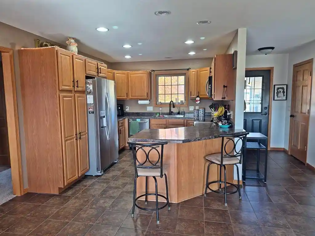 Photo 3 of Single family home for sale at 805 W Roberts St, Spencer, WI 54479 | MLS# 22605139 | Listing updated on 2026-10-20