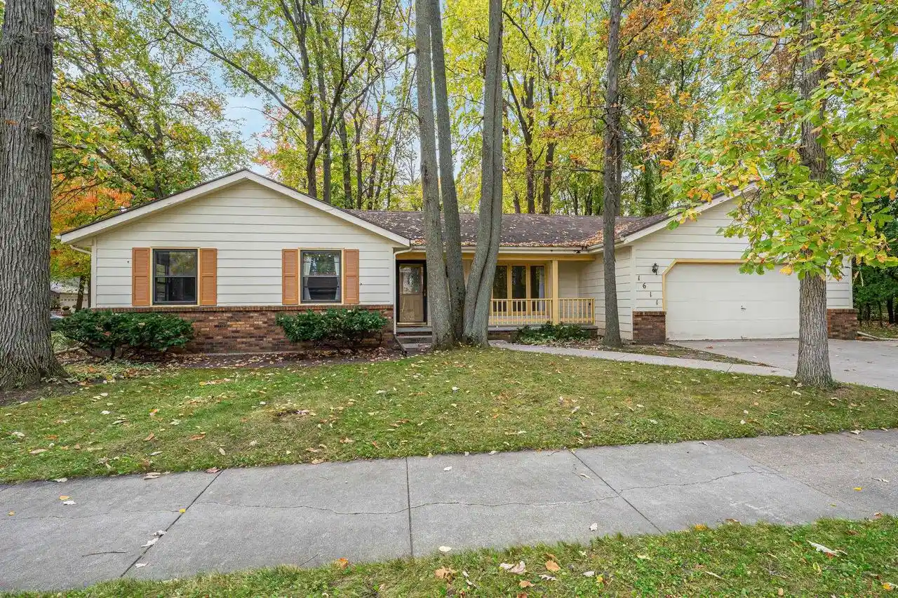 Photo 1 of Single family home for sale at 1611 E Fremont St, Appleton, WI 54915 | MLS# 50334320 | Listing updated on 2026-10-19