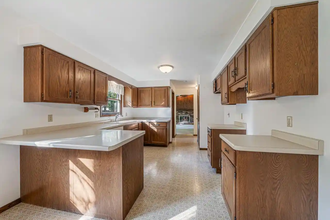 Photo 3 of Single family home for sale at 1611 E Fremont St, Appleton, WI 54915 | MLS# 50334320 | Listing updated on 2026-10-19