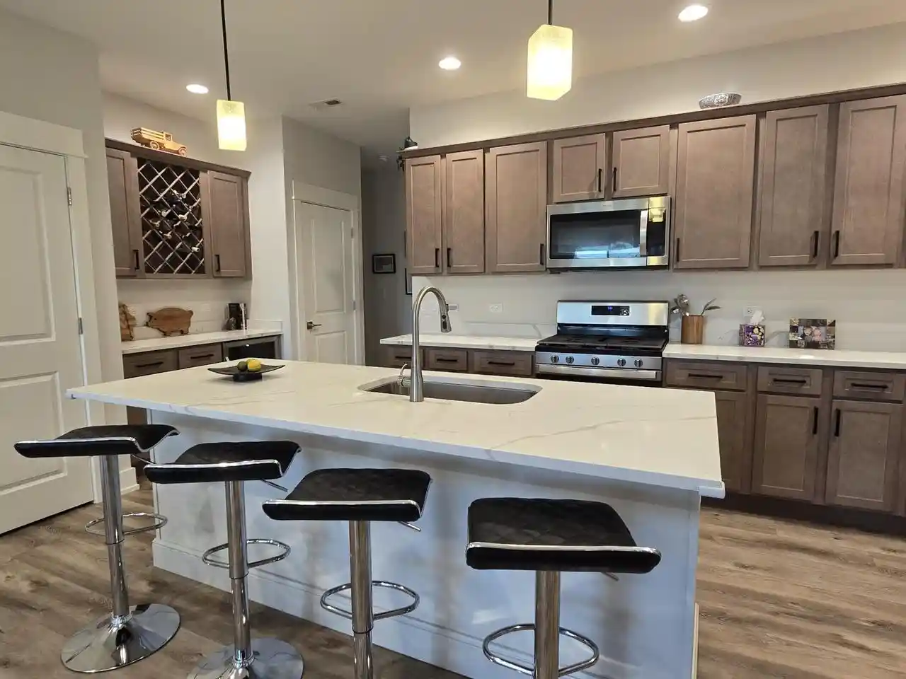 Listing Photo 4 - Condo for sale in building located at 211 NW 3rd Ave, Monroe, WI 53566 - Unit #B
