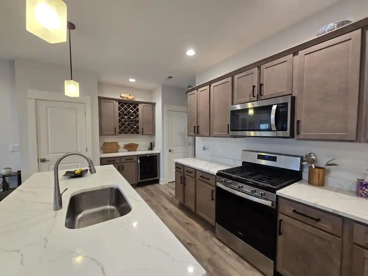 Listing Photo 5 - Condo for sale in building located at 211 NW 3rd Ave, Monroe, WI 53566 - Unit #B