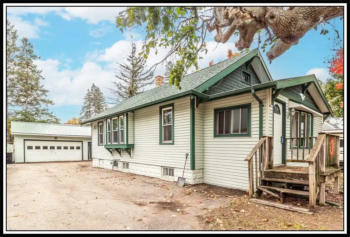 Photo 1 of Single family home for sale at 412 W Millard St, New London, WI 54961 | MLS# 50334303 | Listing updated on 2026-10-19
