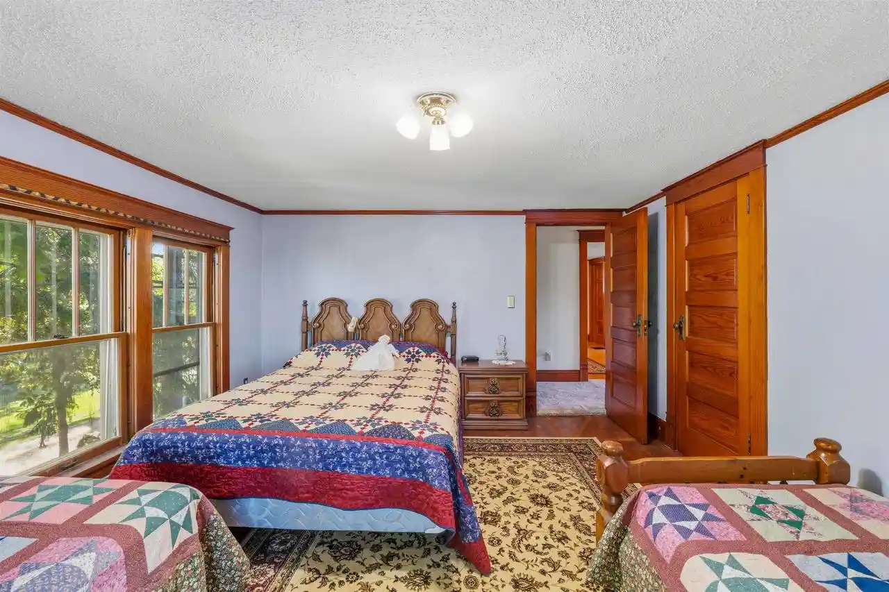 Photo 3 of Single family home for sale at N5728 Hillcrest Rd, Fond Du Lac, WI 54937 | MLS# 2034648 | Listing updated on 2026-10-20