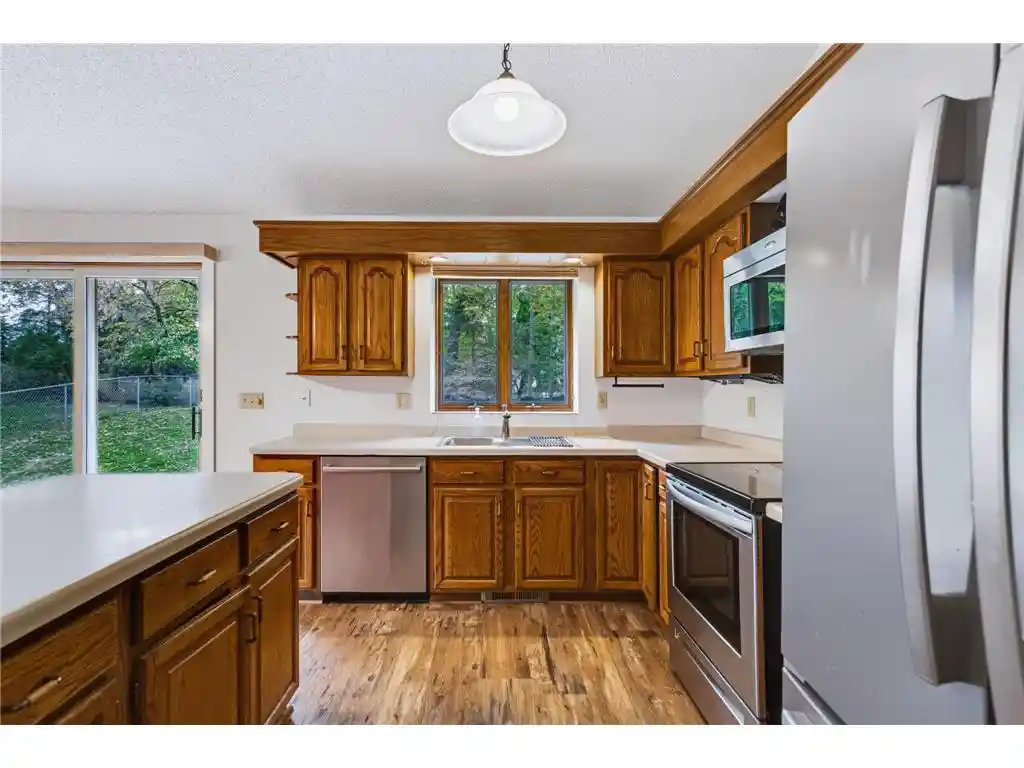 Photo 3 of Single family home for sale at 911 Grandview Dr, Hudson, WI 54016 | MLS# 7160172 | Listing updated on 2026-10-22
