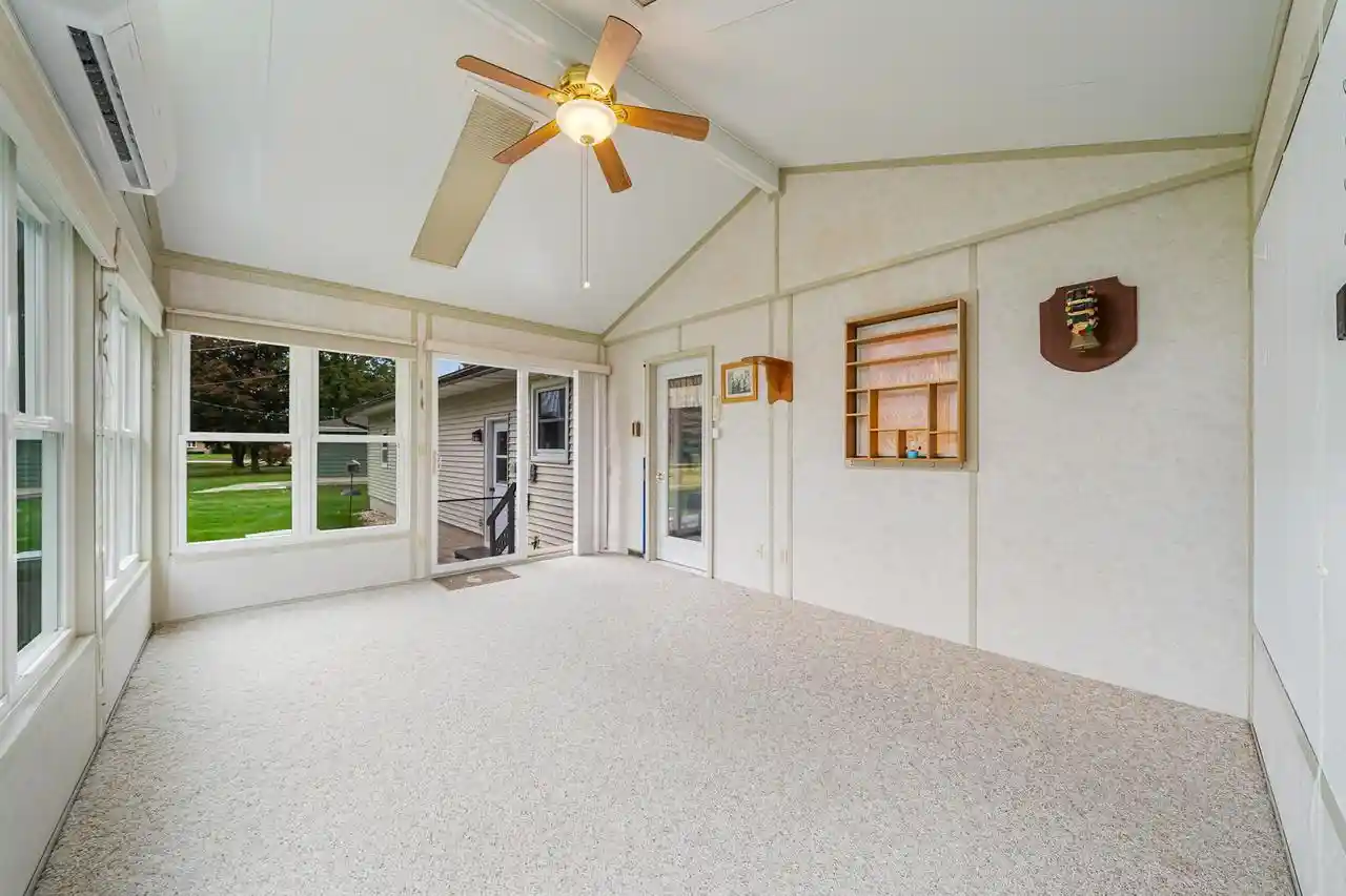 Photo 4 of Single family home for sale at 904 Newton Ave, Waupun, WI 53963 | MLS# 50334329 | Listing updated on 2026-10-19