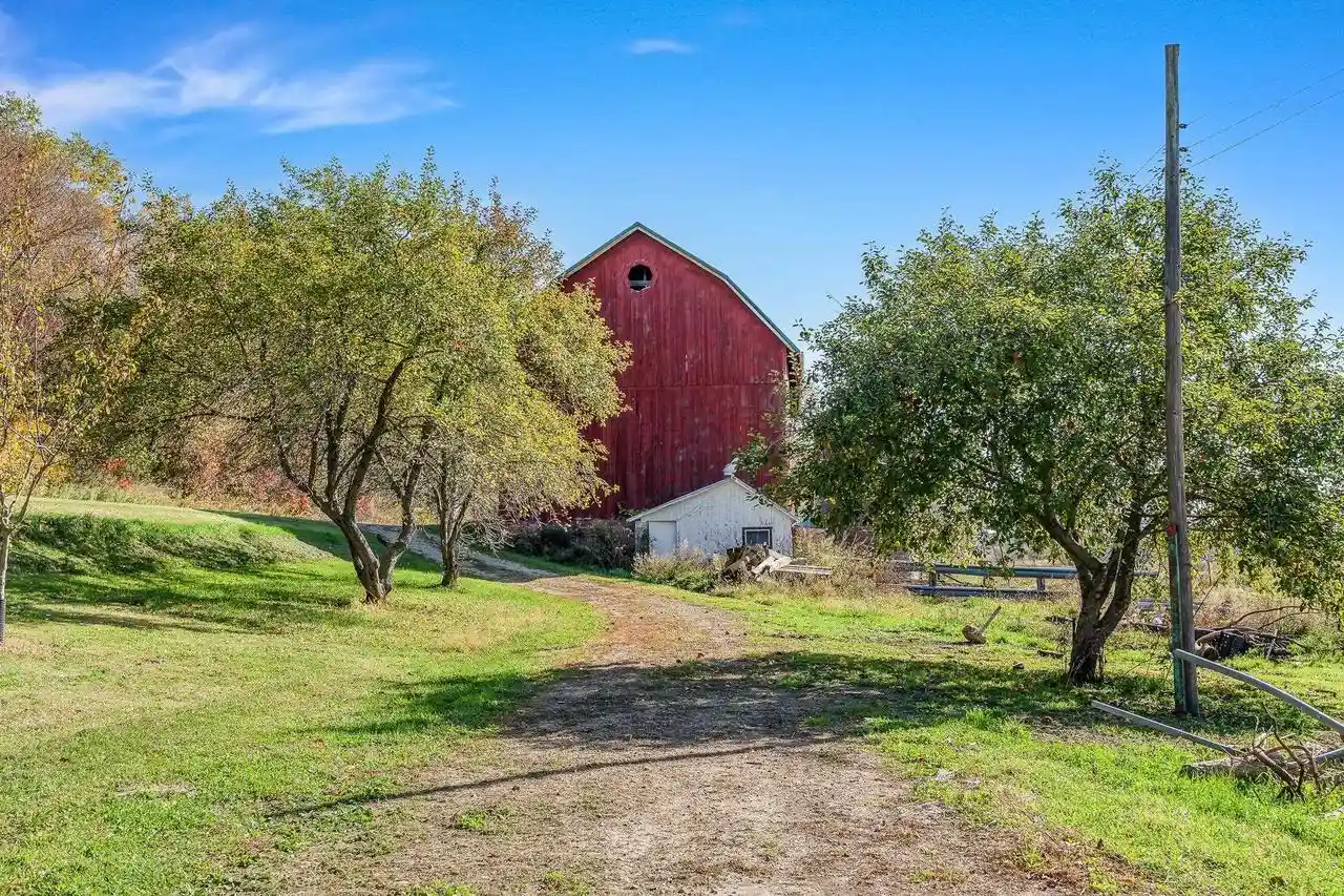 Photo 3 of Single family home for sale at 28983 Northland Ave, Elroy, WI 53929 | MLS# 2034673 | Listing updated on 2026-10-14