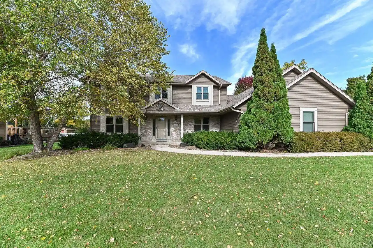 Photo 1 of Single family home for sale at 26604 Richard Dr, Waterford, WI 53185 | MLS# 1984828 | Listing updated on 2026-10-16