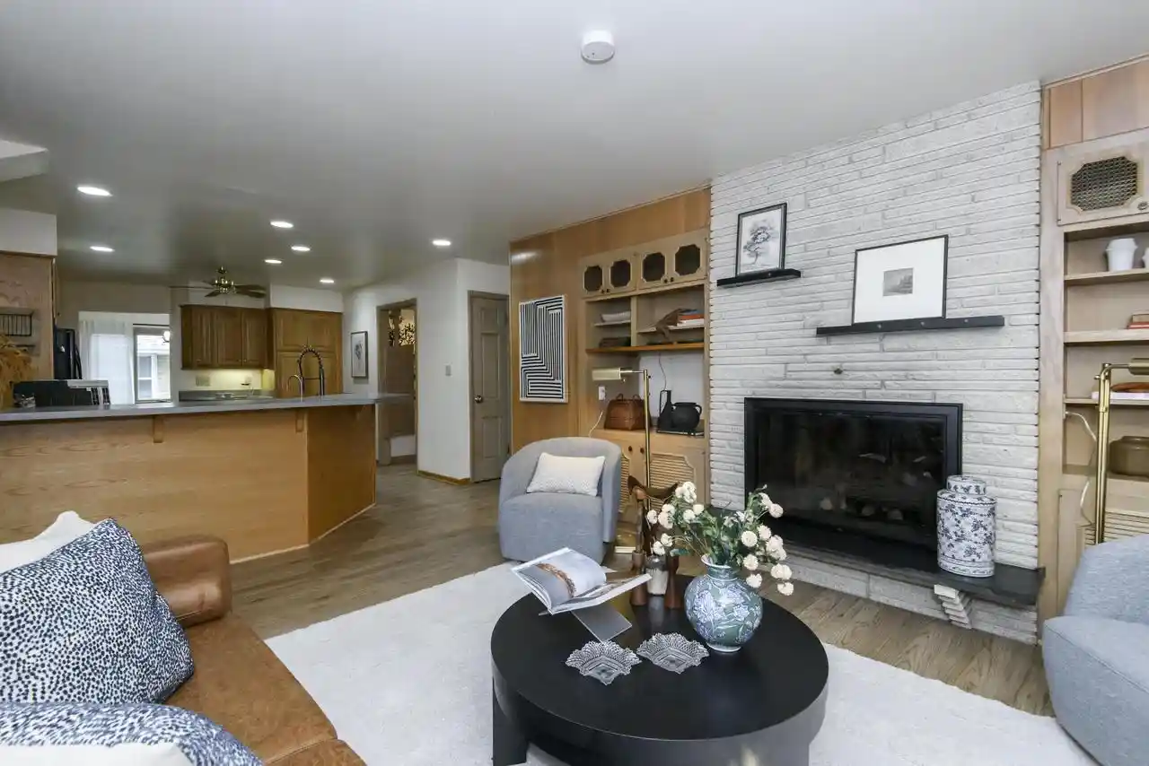 Photo 2 of Single family home for sale at 4119 S Barland Ave, Saint Francis, WI 53235 | MLS# 1984831 | Listing updated on 2026-10-20