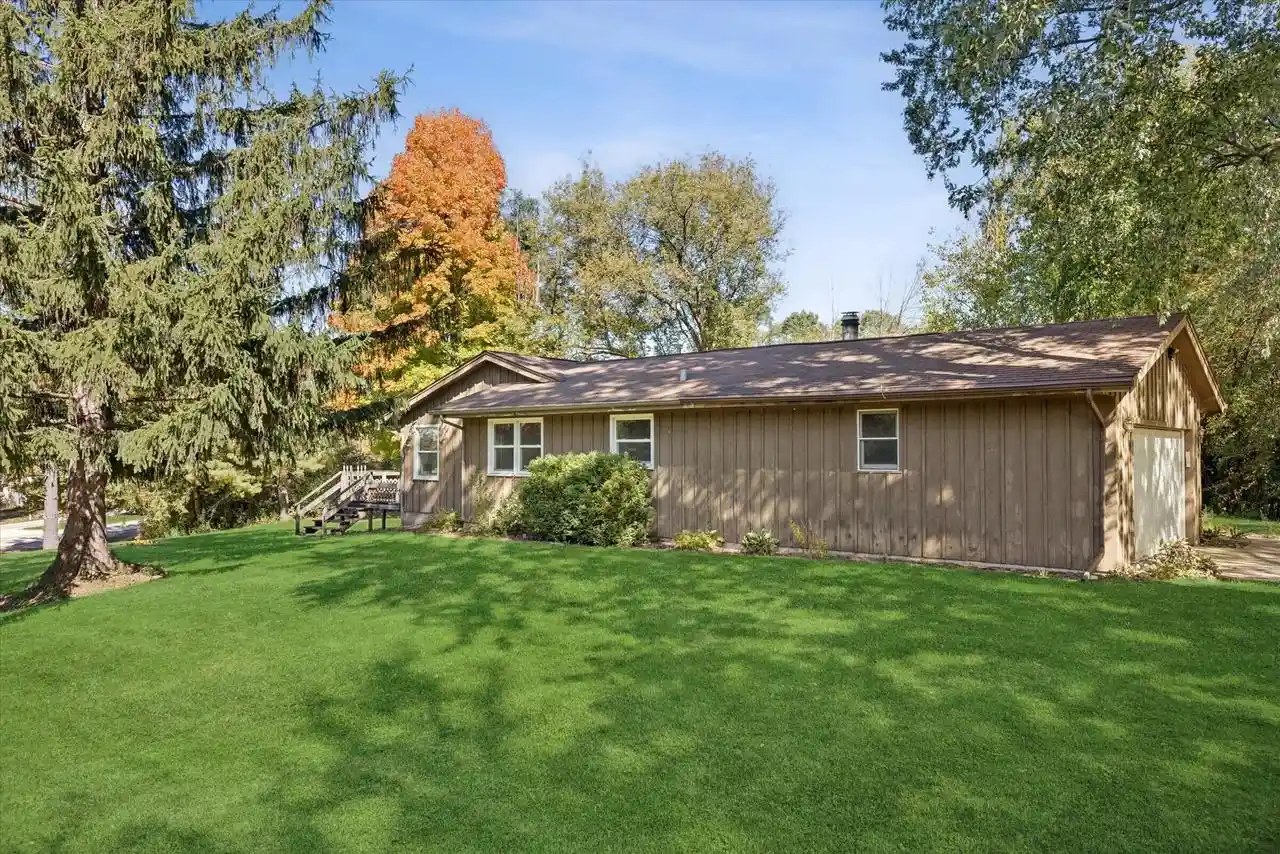 Photo 1 of Single family home for sale at W5162 Strawberry Hl Rd, Elkhorn, WI 53121 | MLS# 1984870 | Listing updated on 2026-10-22