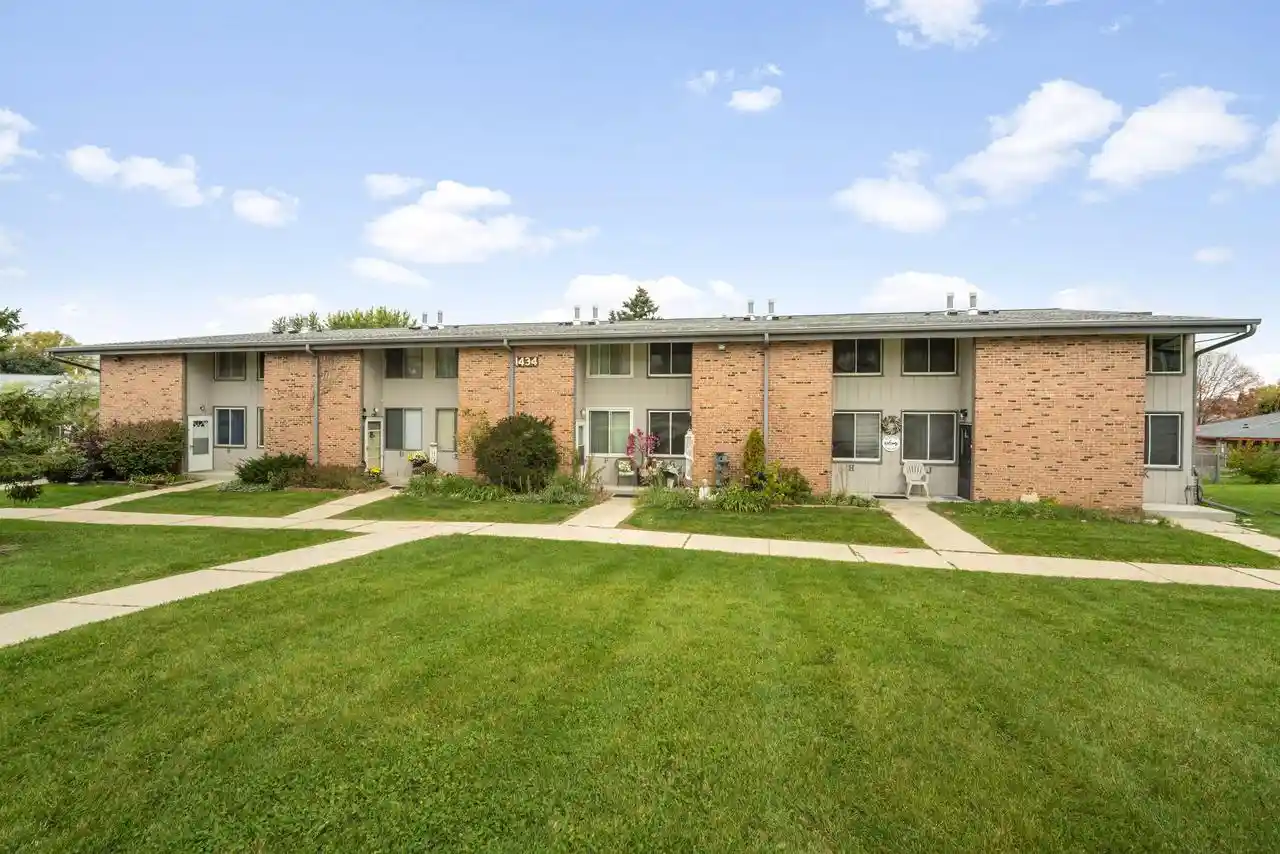 Listing Photo 1 - Condo for sale in 1434 Big Bend Rd located at 1434 Big Bend Rd, Waukesha, WI 53189 - Unit 1434 Big Bnd Rd