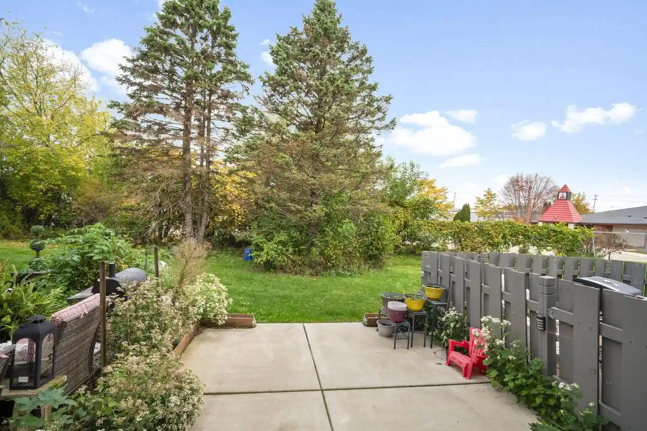 Listing Photo 5 - Condo for sale in building located at 1434 Big Bend Rd, Waukesha, WI 53189 - Unit #H