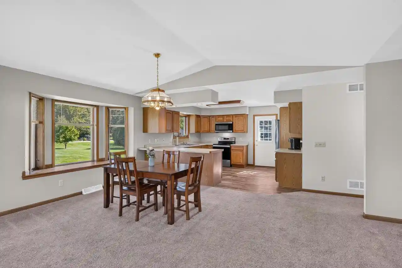 Photo 1 of Single family home for sale at 513 Gold Coast Ln, Evansville, WI 53536 | MLS# 2034700 | Listing updated on 2026-10-19