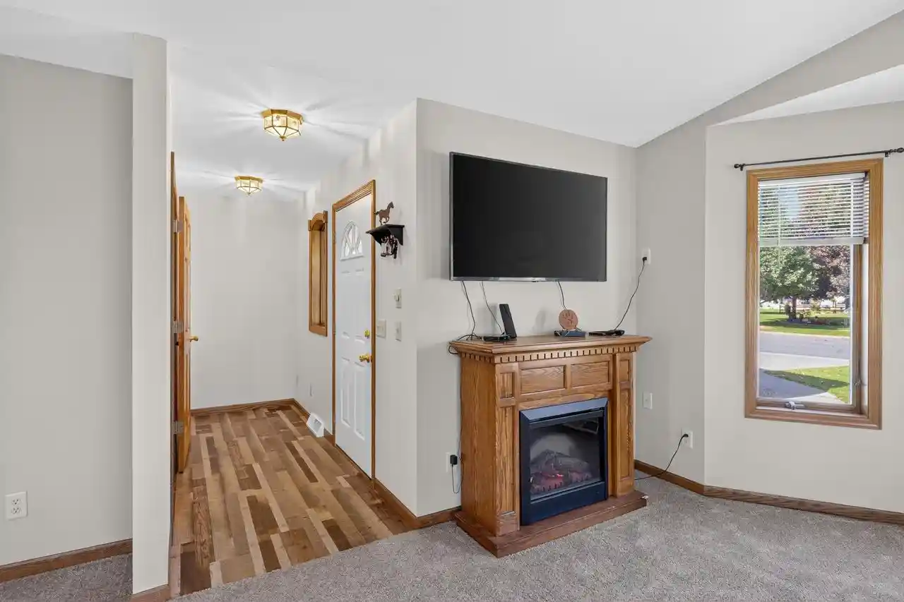 Photo 2 of Single family home for sale at 513 Gold Coast Ln, Evansville, WI 53536 | MLS# 2034700 | Listing updated on 2026-10-19