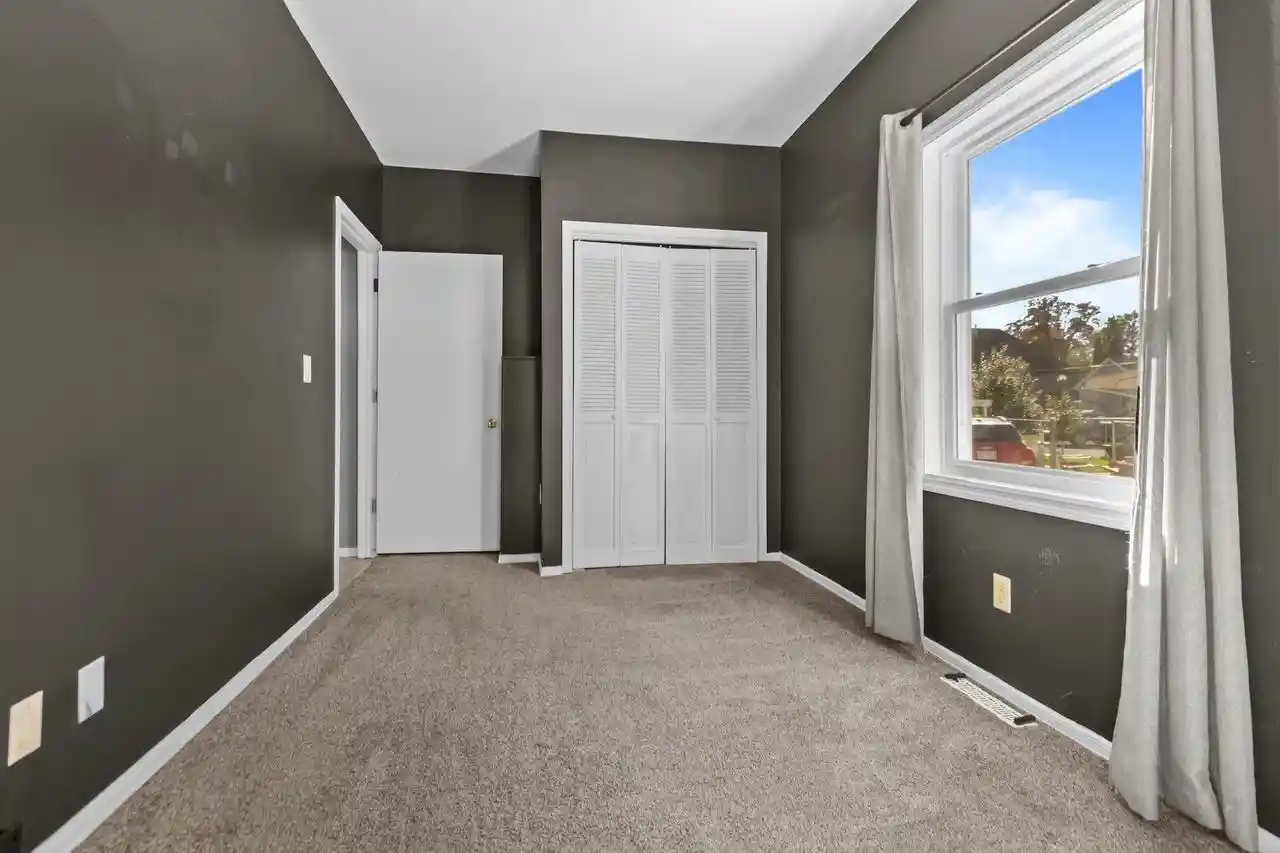 Photo 2 of Single family home for sale at 917 W Franklin St, Appleton, WI 54914 | MLS# 50334360 | Listing updated on 2026-10-19