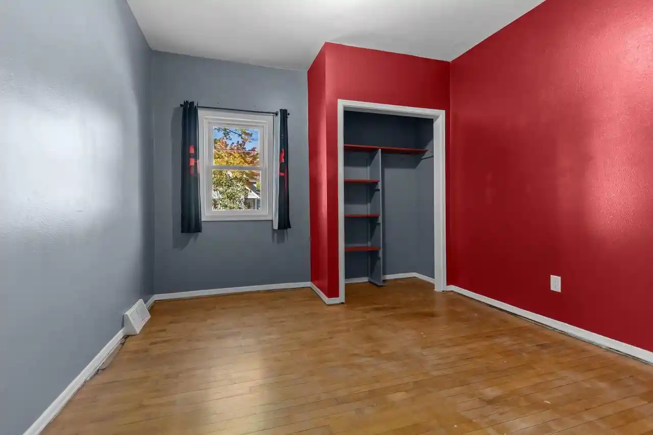 Photo 3 of Single family home for sale at 917 W Franklin St, Appleton, WI 54914 | MLS# 50334360 | Listing updated on 2026-10-19