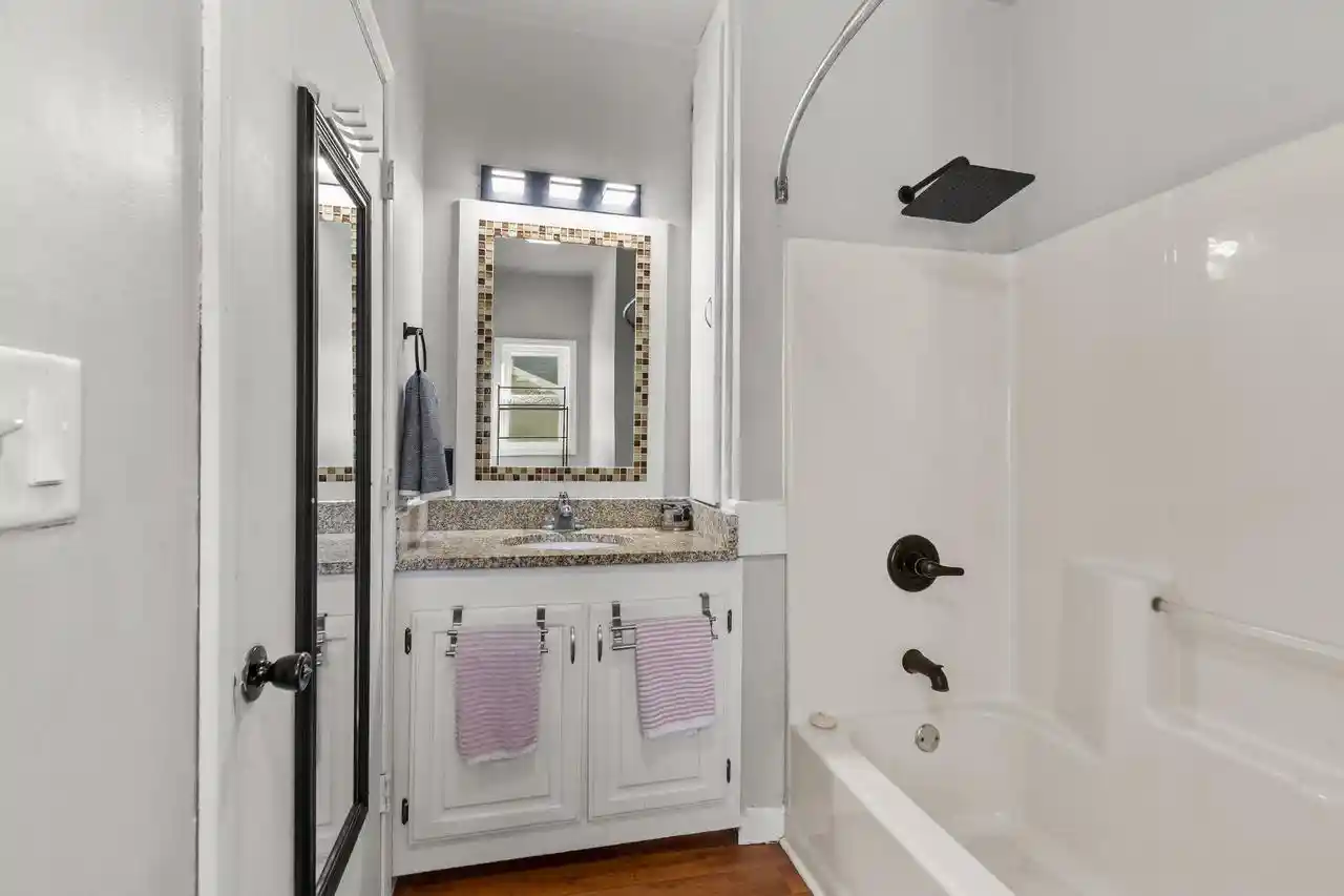 Photo 4 of Single family home for sale at 917 W Franklin St, Appleton, WI 54914 | MLS# 50334360 | Listing updated on 2026-10-19