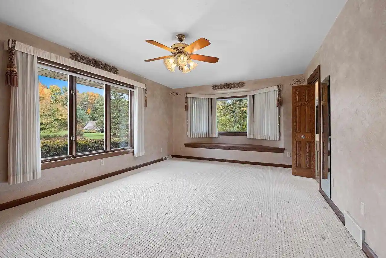 Photo 3 of Single family home for sale at 1461 Navajo Trl, Green Bay, WI 54313 | MLS# 50334372 | Listing updated on 2026-10-27