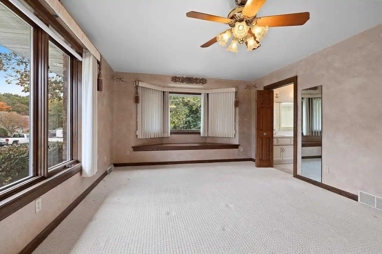 Photo 4 of Single family home for sale at 1461 Navajo Trl, Green Bay, WI 54313 | MLS# 50334372 | Listing updated on 2026-10-27