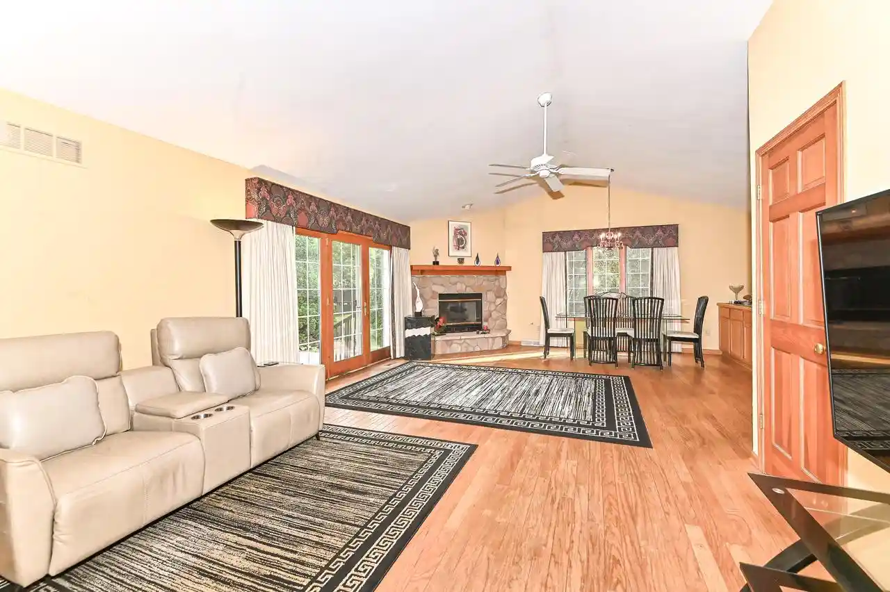 Photo 3 of Condo for sale at 1426 Greenbrier Ln, Mequon, WI 53092 | MLS# 1984916 | Listing updated on 2026-10-28