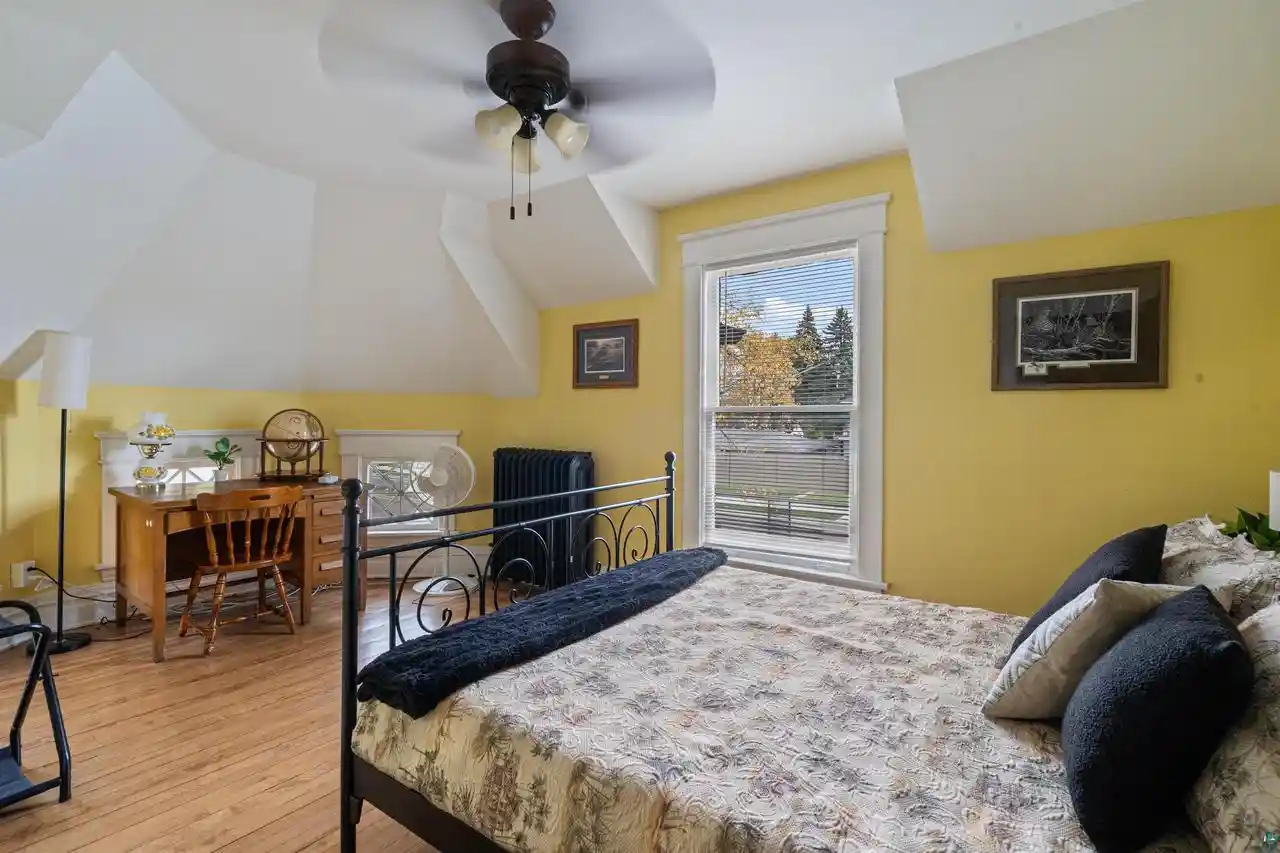 Photo 4 of Single family home for sale at 2001 Hammond Ave, Superior, WI 54880 | MLS# 6128508 | Listing updated on 2026-10-15
