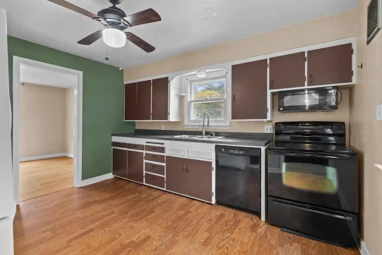 Photo 2 of Single family home for sale at 204 E Glendale Ave, Appleton, WI 54911 | MLS# 50334390 | Listing updated on 2026-10-22