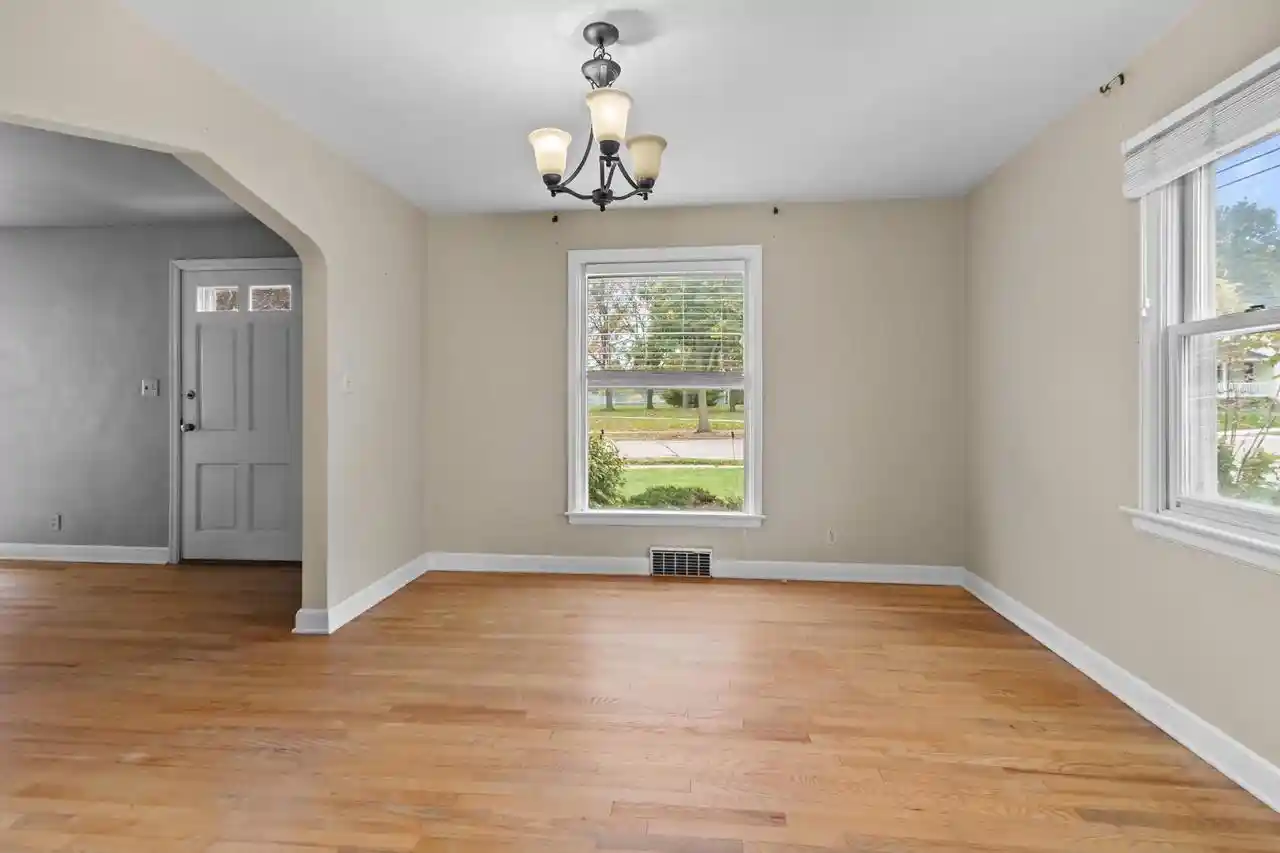 Photo 4 of Single family home for sale at 204 E Glendale Ave, Appleton, WI 54911 | MLS# 50334390 | Listing updated on 2026-10-22