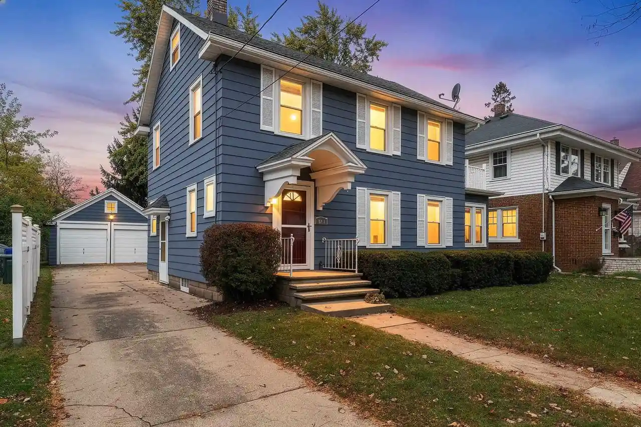 Photo 1 of Single family home for sale at 515 E Brewster St, Appleton, WI 54911 | MLS# 50334368 | Listing updated on 2026-10-26