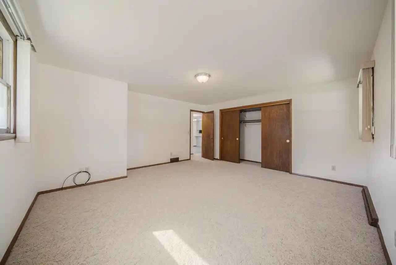 Photo 3 of Single family home for sale at 1413 W Edmund Dr, Appleton, WI 54914 | MLS# 50334350 | Listing updated on 2026-10-19