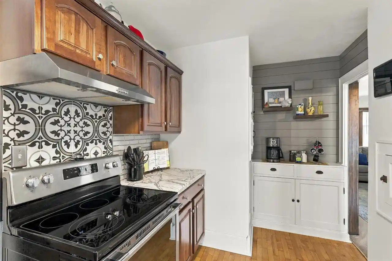 Photo 2 of Single family home for sale at 1826 N Alvin St, Appleton, WI 54911 | MLS# 50334393 | Listing updated on 2026-10-28