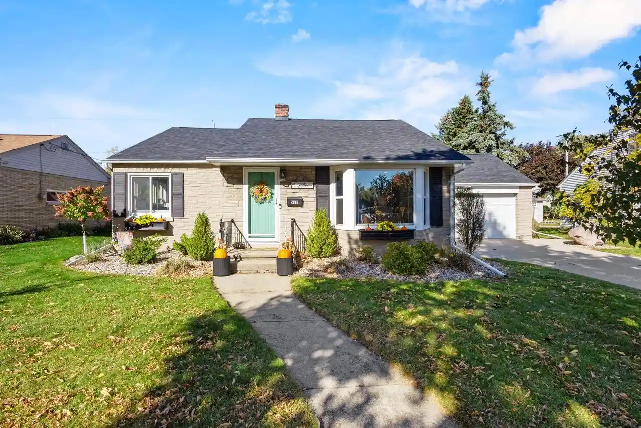 Photo 1 of Single family home for sale at 518 E Glendale Ave, Appleton, WI 54911 | MLS# 50334401 | Listing updated on 2026-10-20