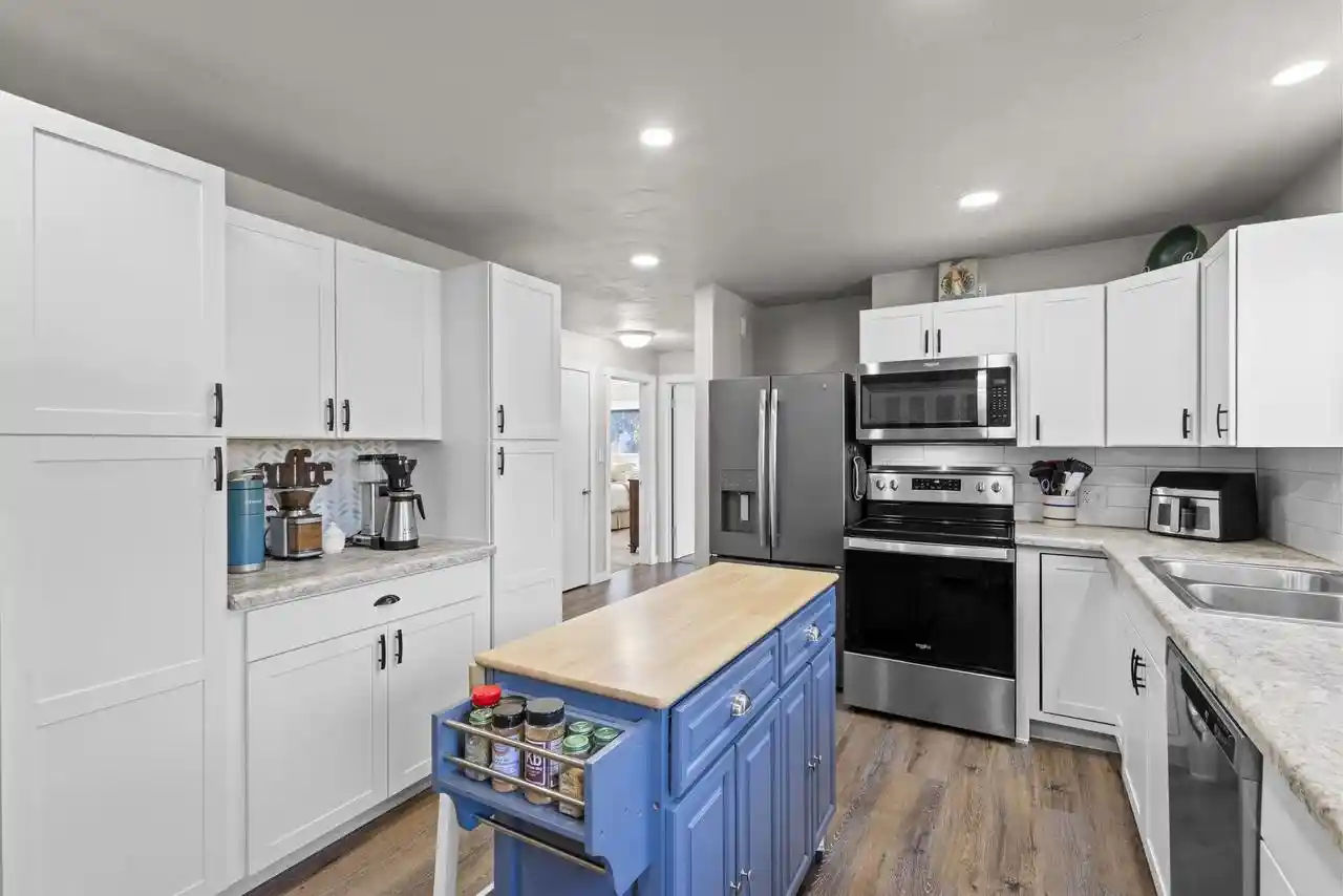 Photo 4 of Single family home for sale at 518 E Glendale Ave, Appleton, WI 54911 | MLS# 50334401 | Listing updated on 2026-10-20