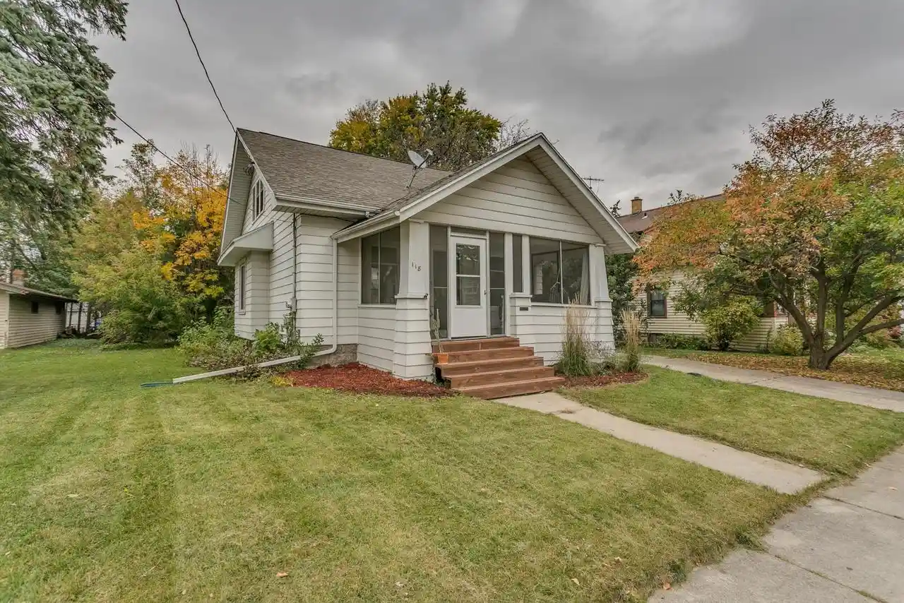 Photo 1 of Single family home for sale at 118 E Randall St, Appleton, WI 54911 | MLS# 50334395 | Listing updated on 2026-10-18