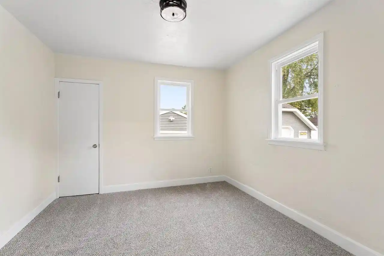 Photo 3 of Single family home for sale at 1131 W Winnebago St, Appleton, WI 54914 | MLS# 50334420 | Listing updated on 2026-10-26