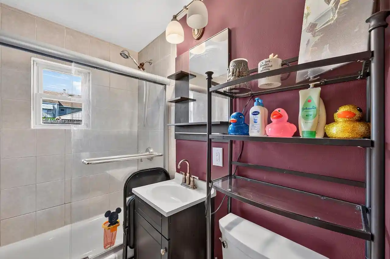 Photo 4 of Single family home for sale at 6166 W Kinnickinnic River Pkwy, Milwaukee, WI 53219 | MLS# 1984996 | Listing updated on 2026-10-28