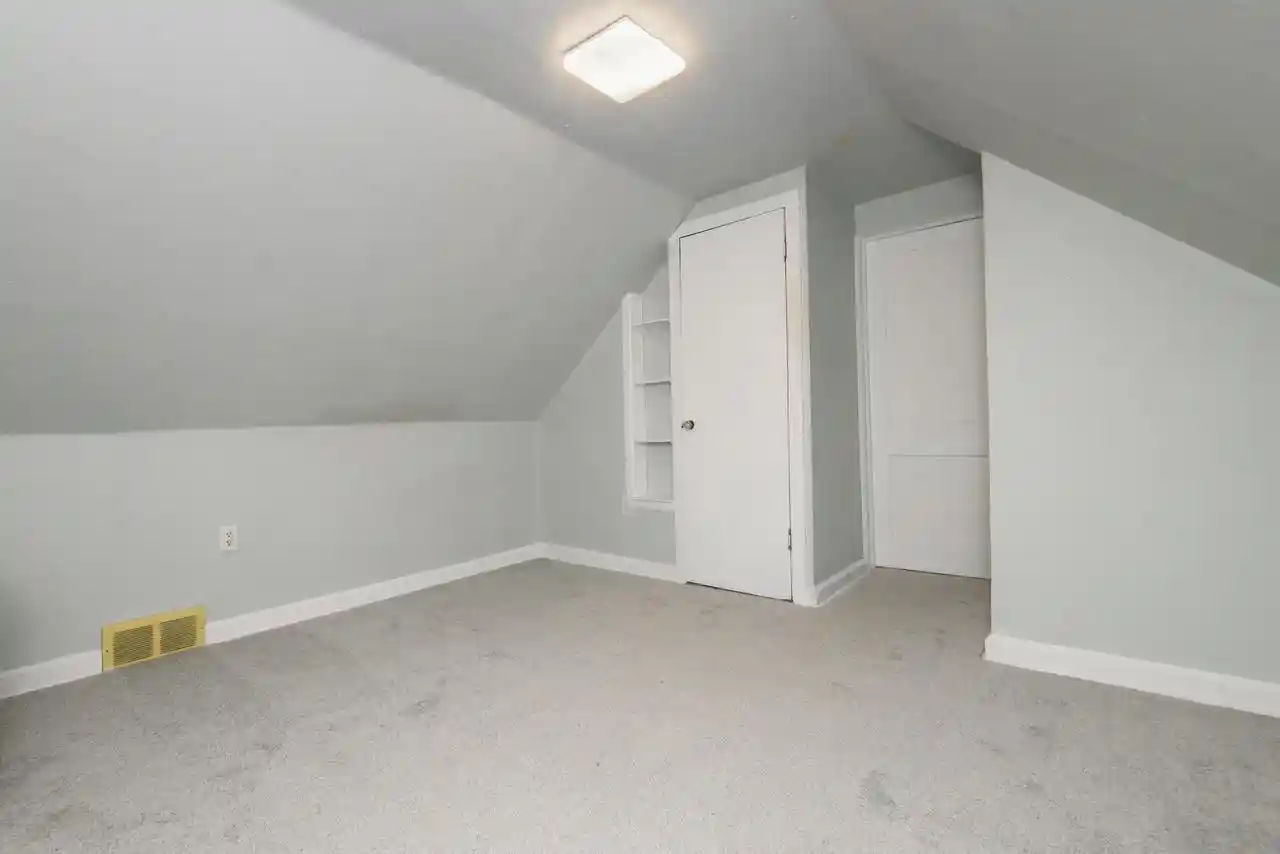 Photo 4 of Single family home for sale at 3476 S Brust Ave, Milwaukee, WI 53207 | MLS# 1985002 | Listing updated on 2026-10-28