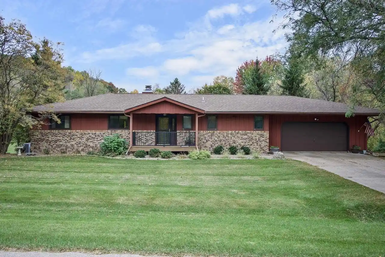 Photo 1 of Sale Pending at 2197 Clinton Dr, Winona, MN 55987 | MLS# 1985004 | Listing updated on 2026-10-26