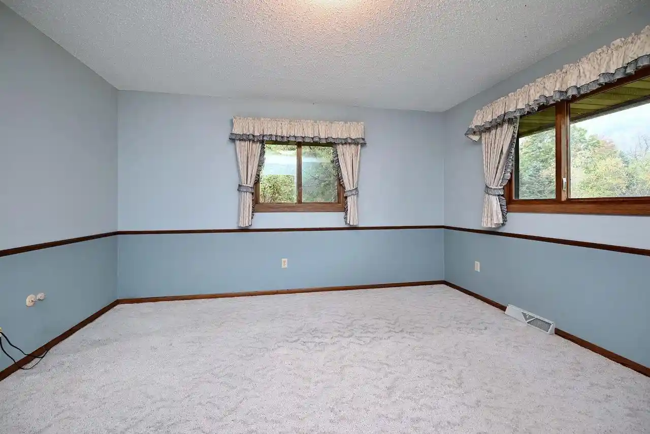 Photo 2 of Sale Pending at 2197 Clinton Dr, Winona, MN 55987 | MLS# 1985004 | Listing updated on 2026-10-26