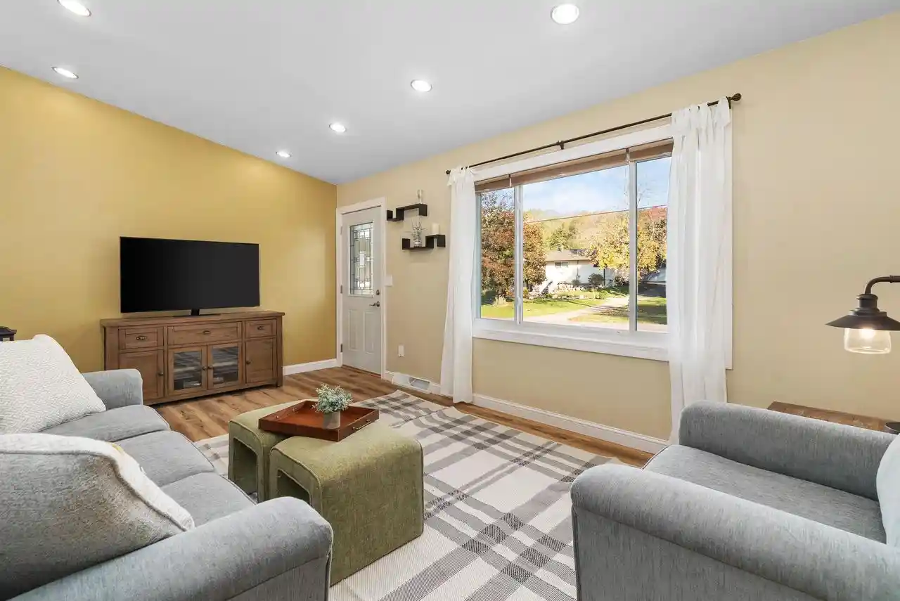 Photo 1 of Single family home for sale at W10663 Airport Rd, Lodi, WI 53555 | MLS# 2034767 | Listing updated on 2026-10-28
