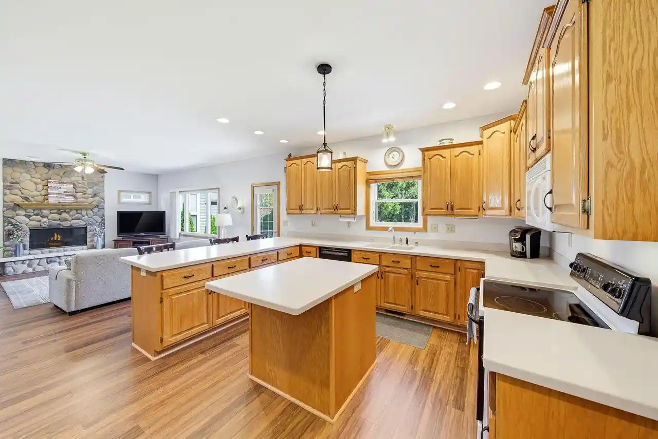 Photo 4 of Single family home for sale at 4440 S 122nd Street, Milwaukee, WI 53228 | MLS# 1985043 | Listing updated on 2026-10-19