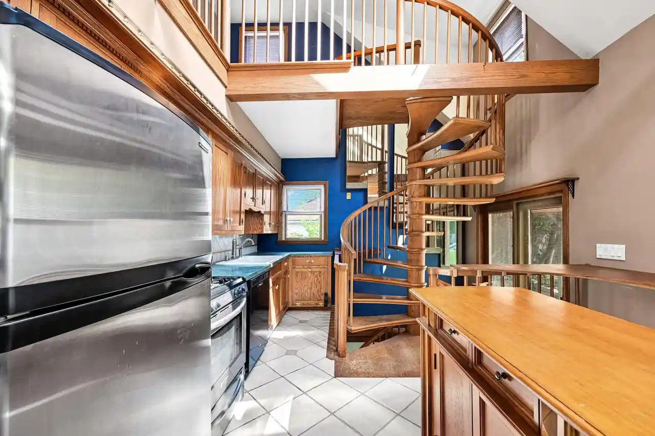 Photo 3 of Single family home for sale at 1618 E Newport Ave, Milwaukee, WI 53211 | MLS# 1985084 | Listing updated on 2026-10-16