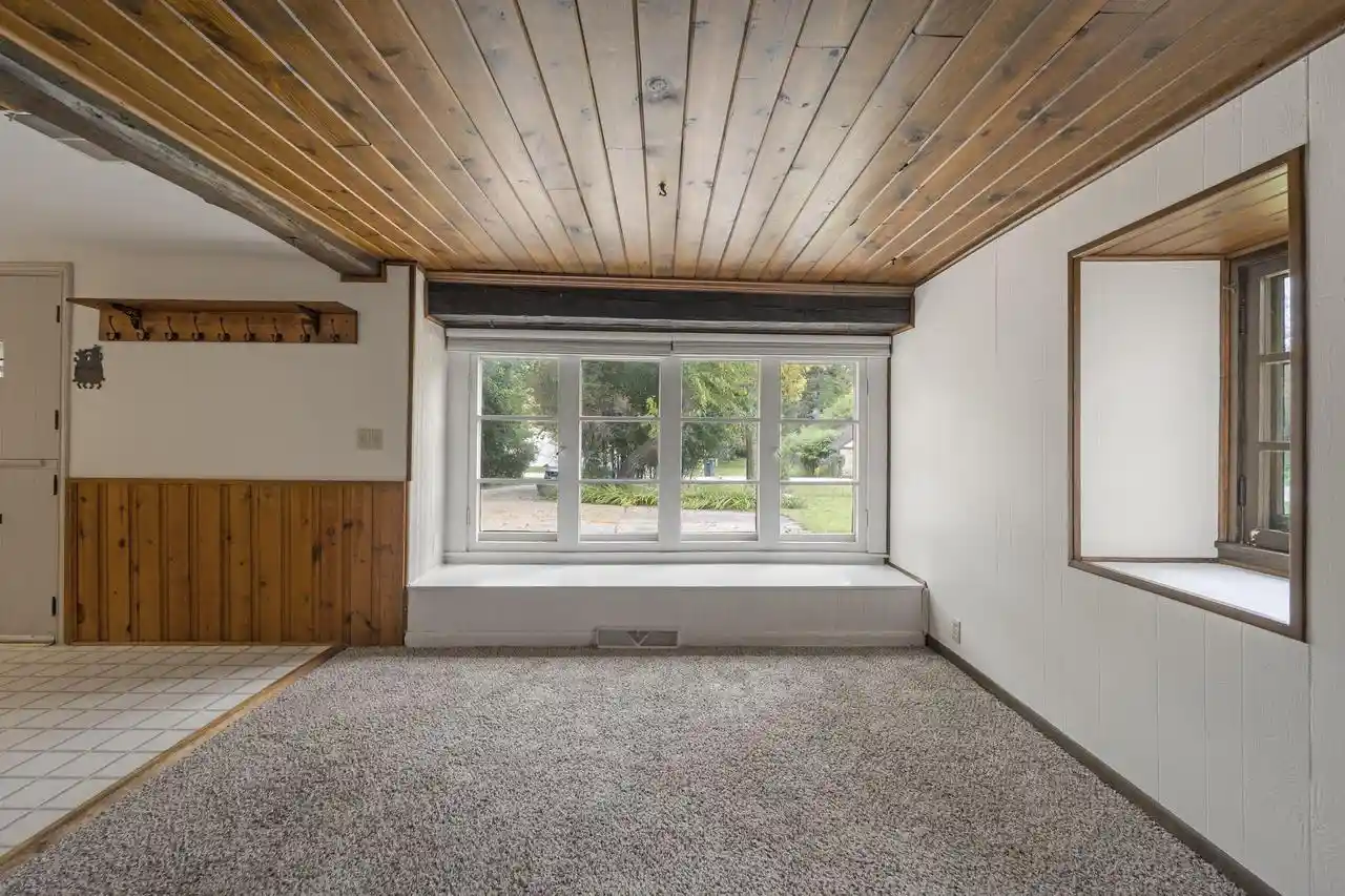Photo 2 of Single family home for sale at 4307 W Grace Ave, Mequon, WI 53092 | MLS# 1985081 | Listing updated on 2026-10-29