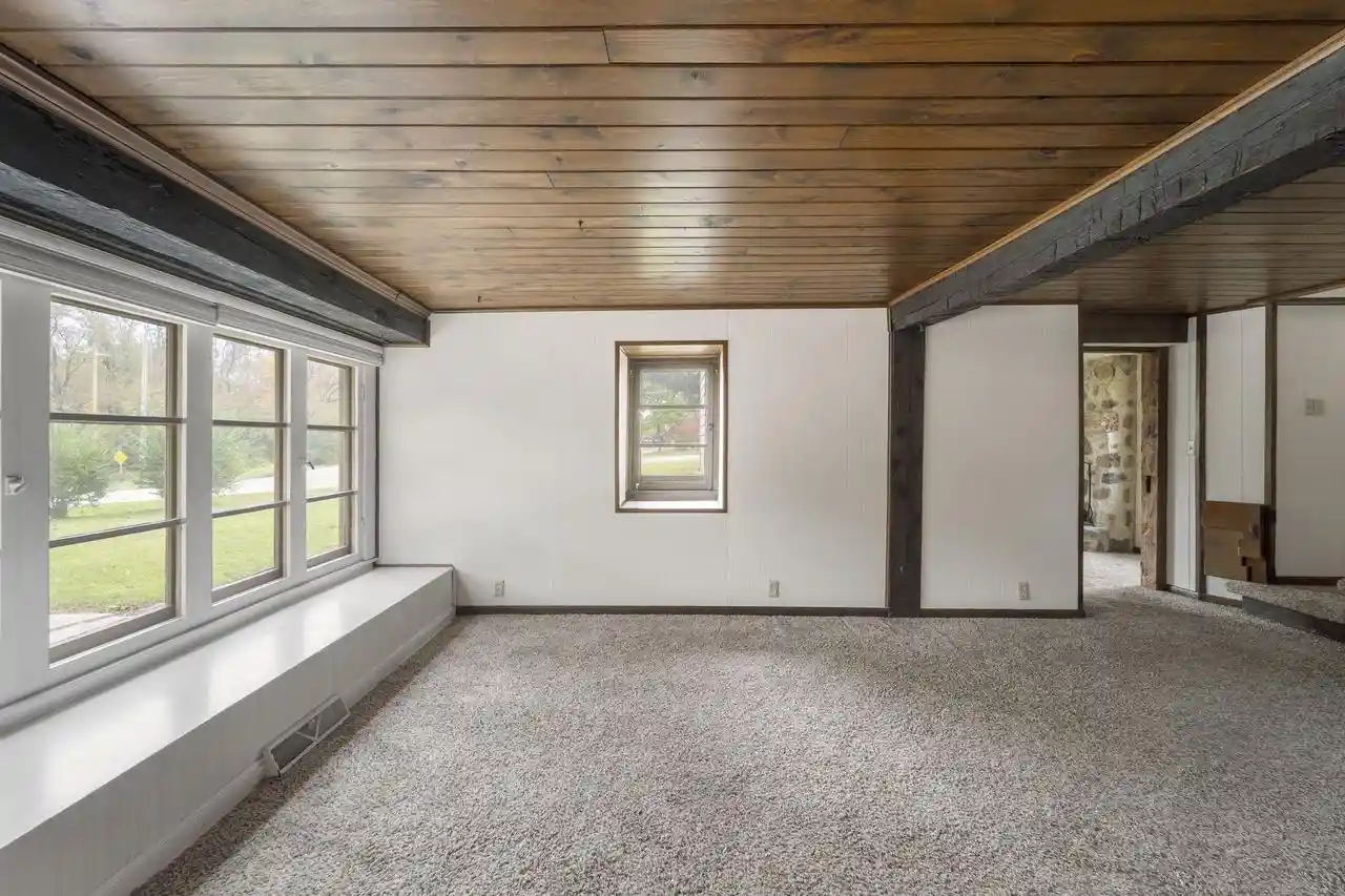Photo 3 of Single family home for sale at 4307 W Grace Ave, Mequon, WI 53092 | MLS# 1985081 | Listing updated on 2026-10-29