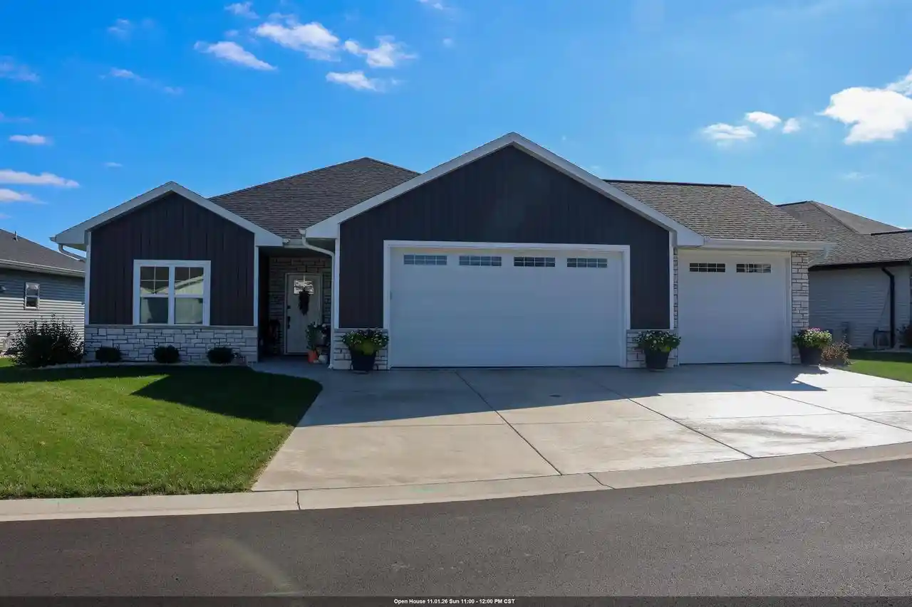 Condo for sale at 1266 Autumn Fld Ln, De Pere, WI 54115 | MLS# 50334459