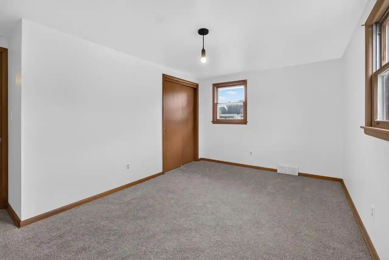 Photo 3 of Single family home for sale at 1198 Langlade Ave, Green Bay, WI 54304 | MLS# 50334460 | Listing updated on 2026-10-25
