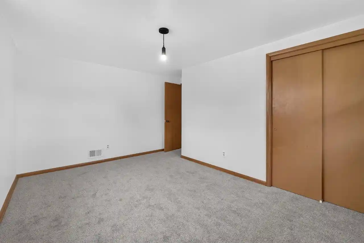 Photo 4 of Single family home for sale at 1198 Langlade Ave, Green Bay, WI 54304 | MLS# 50334460 | Listing updated on 2026-10-25