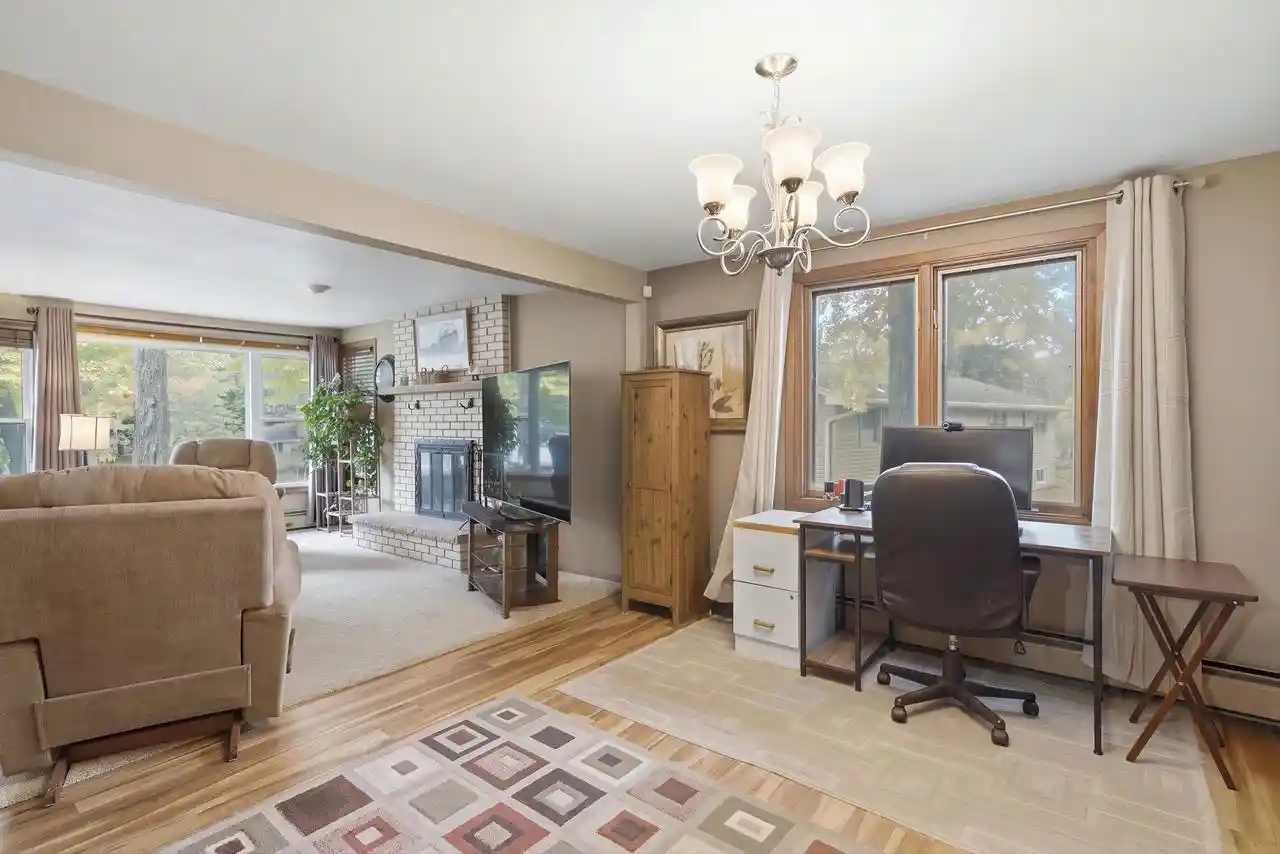 Photo 2 of Single family home for sale at 1815 Valorane Blvd, Green Bay, WI 54304 | MLS# 50334441 | Listing updated on 2026-10-28