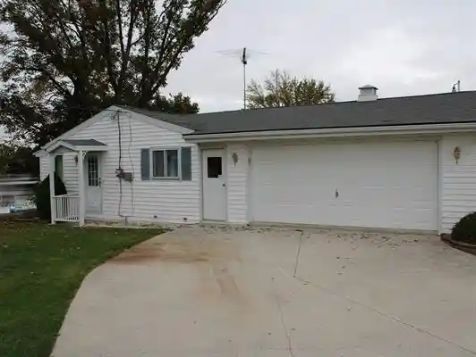 Photo 2 of Single family home for sale at W933 S Shore Ln, Saint Cloud, WI 53079 | MLS# 1985135 | Listing updated on 2026-10-20