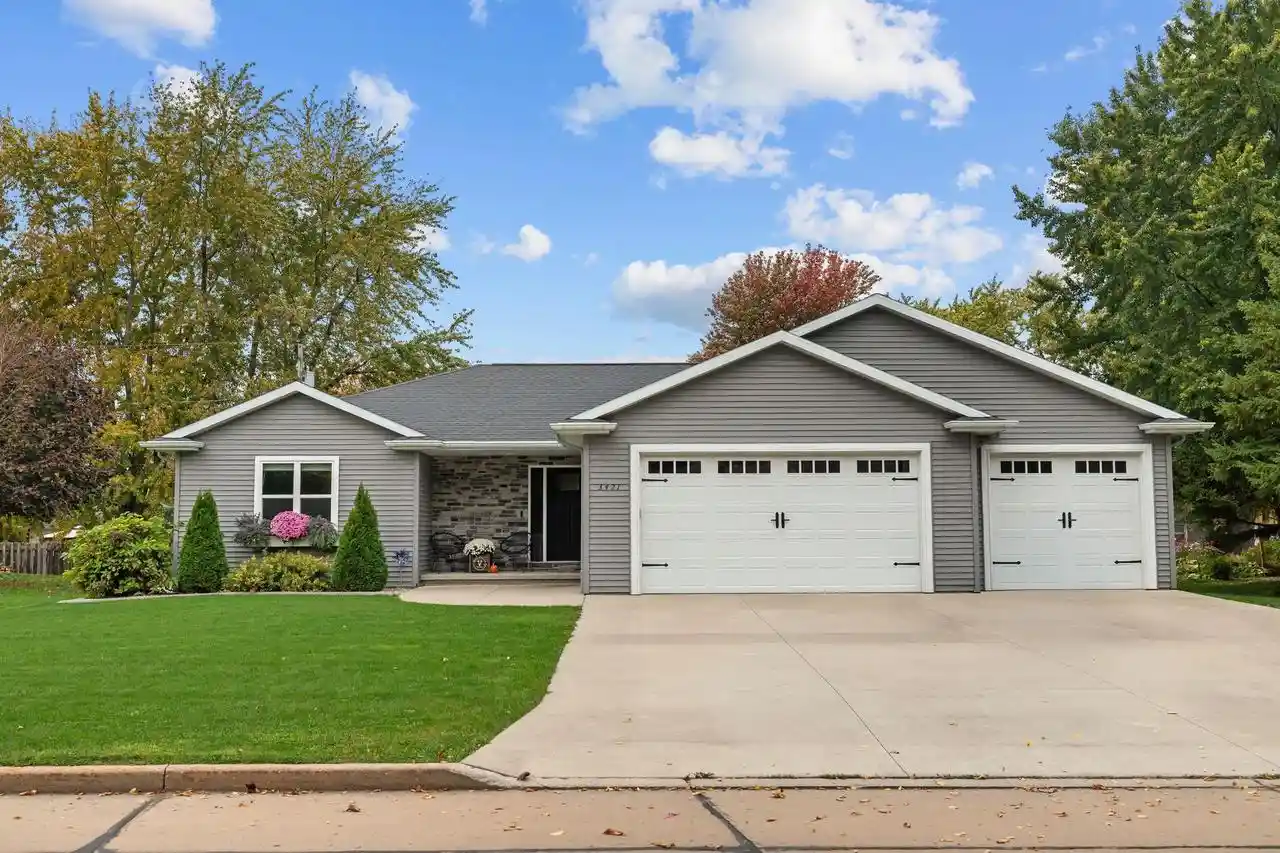 Photo 1 of Single family home for sale at 3421 N Association Dr, Appleton, WI 54914 | MLS# 50334485 | Listing updated on 2026-10-19