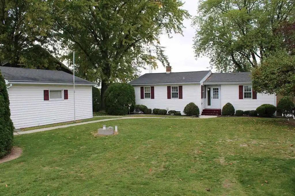 Photo 3 of Single family home for sale at W943 S Shore Ln, Saint Cloud, WI 53079 | MLS# 1985141 | Listing updated on 2026-10-19
