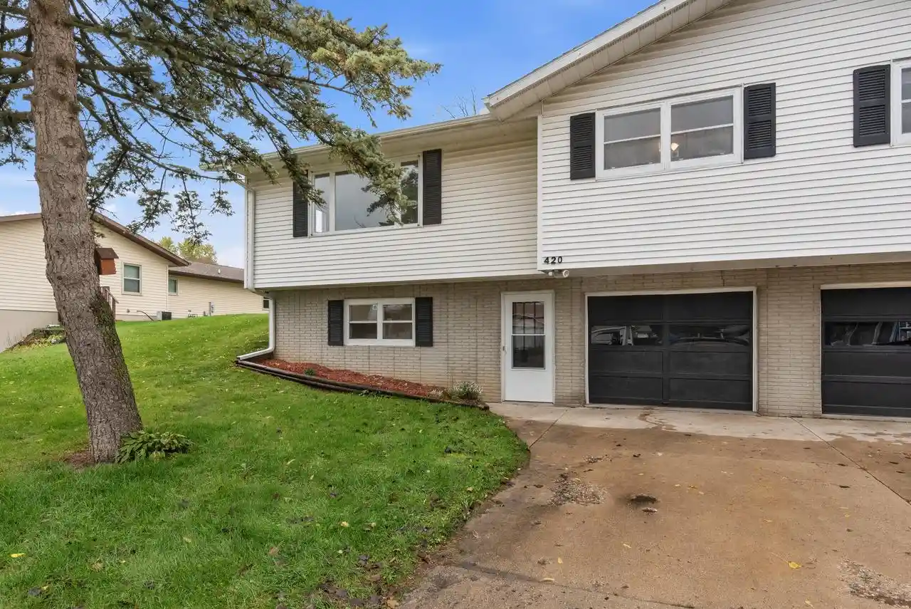 Photo 1 of Condo for sale at 420 Hamilton Pl, Horicon, WI 53032 | MLS# 1985139 | Listing updated on 2026-10-17